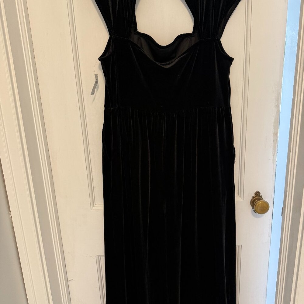 NWT- Old Navy Black Velvet Square Neck Jumpsuit  XL